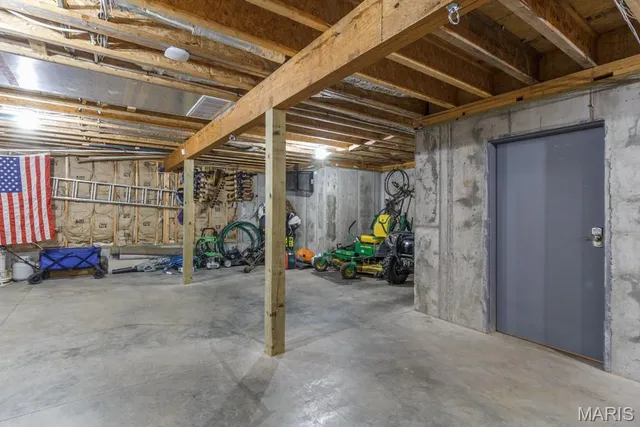 $559,900 | 22805 Green Hills Road, Lebanon, MO 65536