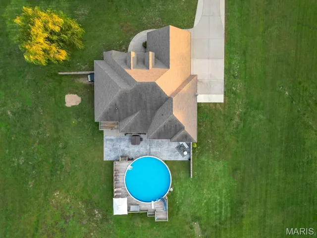 $559,900 | 22805 Green Hills Road, Lebanon, MO 65536