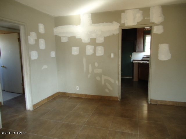 120 West Riverside Street Phoenix, AZ 85041 - Photo 13 of 32 Dining Area