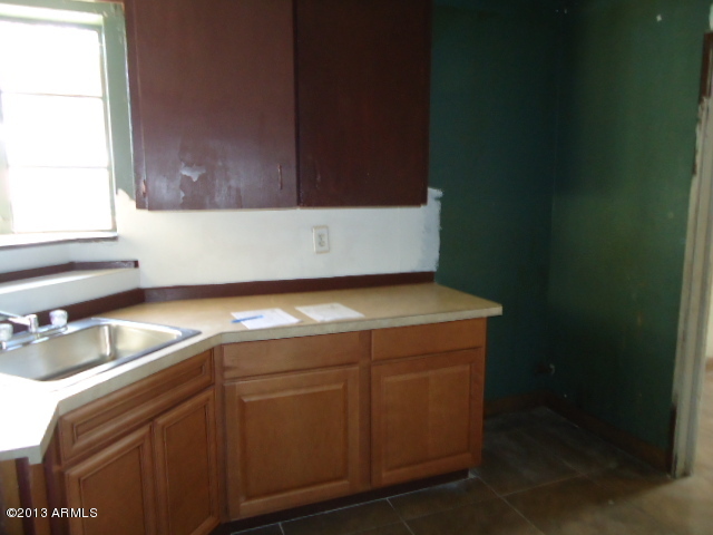 120 West Riverside Street Phoenix, AZ 85041 - Photo 21 of 32 Kitchen 3