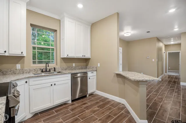 $258,100 | 1720 Outer Drive, Tyler, TX 75701