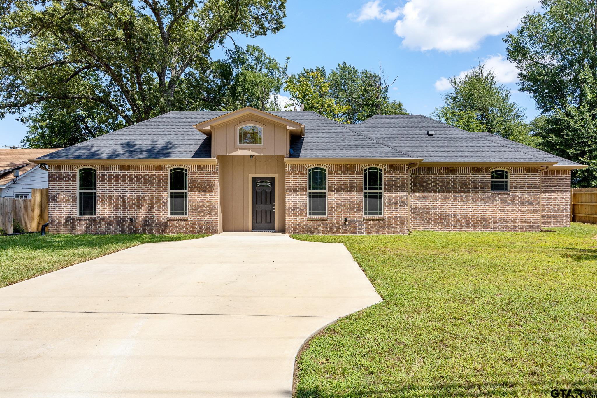 1720 Outer Drive Tyler, TX 75701 - Photo 2 of 31