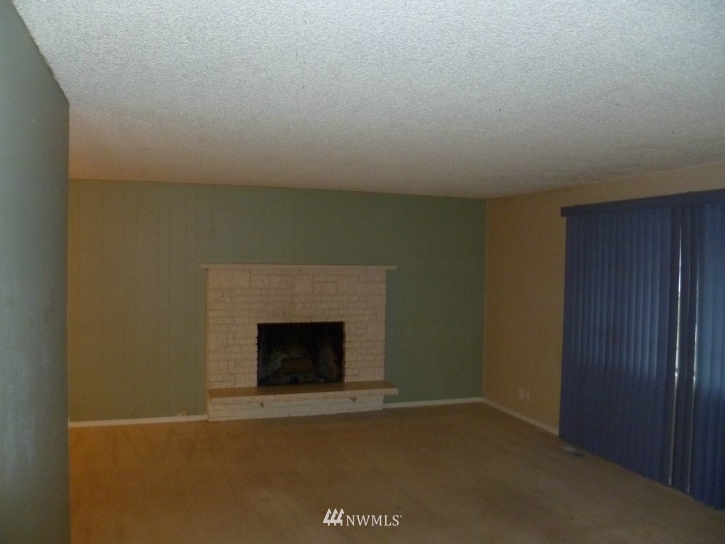 12720 Southeast 163rd Street Renton, WA 98058 - Photo 3 of 8 Gallery Image 3