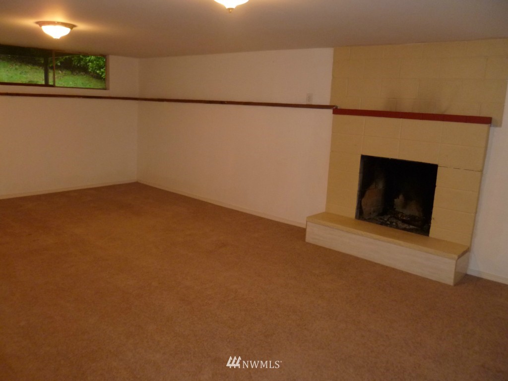 12720 Southeast 163rd Street Renton, WA 98058 - Photo 4 of 8 Gallery Image 4