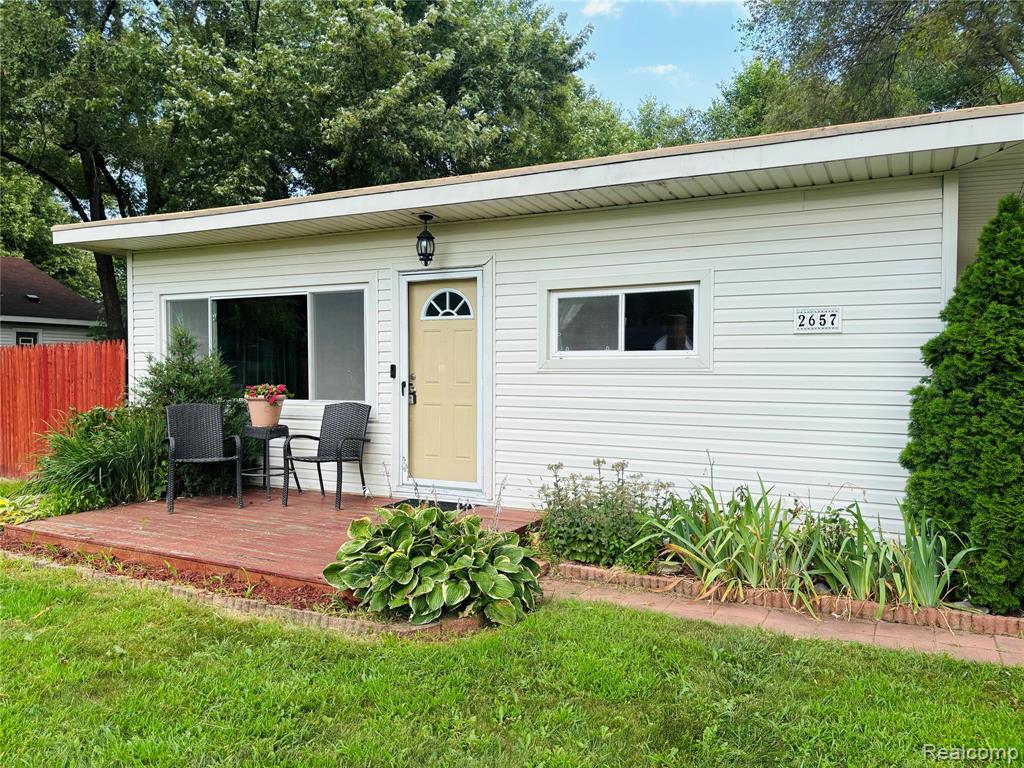 2657 Emmons Avenue Rochester Hills, MI 48307 - Photo 1 of 25