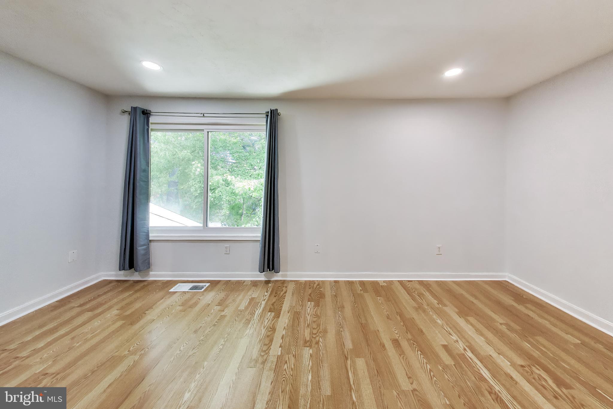 2225 Southgate Square Reston, VA 20191 - Photo 27 of 40 Third floor loft bedroom