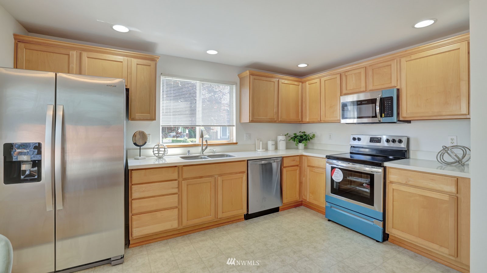 1921 Queen Avenue Northeast Renton, WA 98056 - Photo 8 of 25 Gallery Image 8