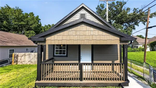 $220,000 | 1323 South 38th Street, Kansas City, KS 66106