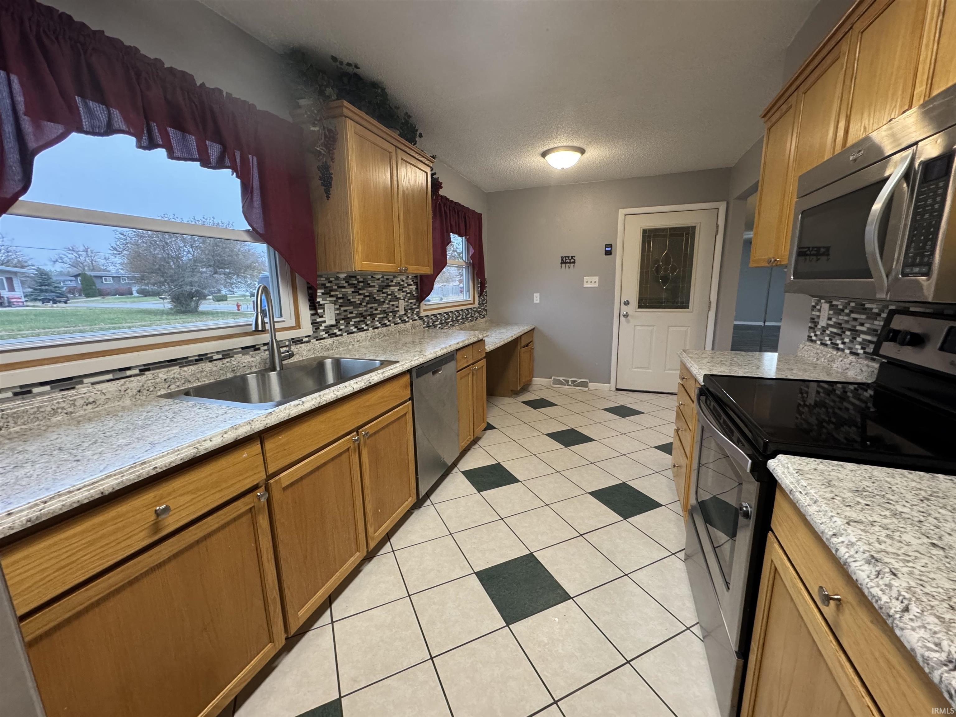 3408 Westover Street Peru, IN 46970 - Photo 4 of 31