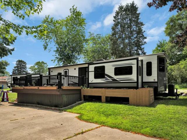 $104,900 | W4945 County Rd ES, Unit 157, Sugar Creek, WI 53121