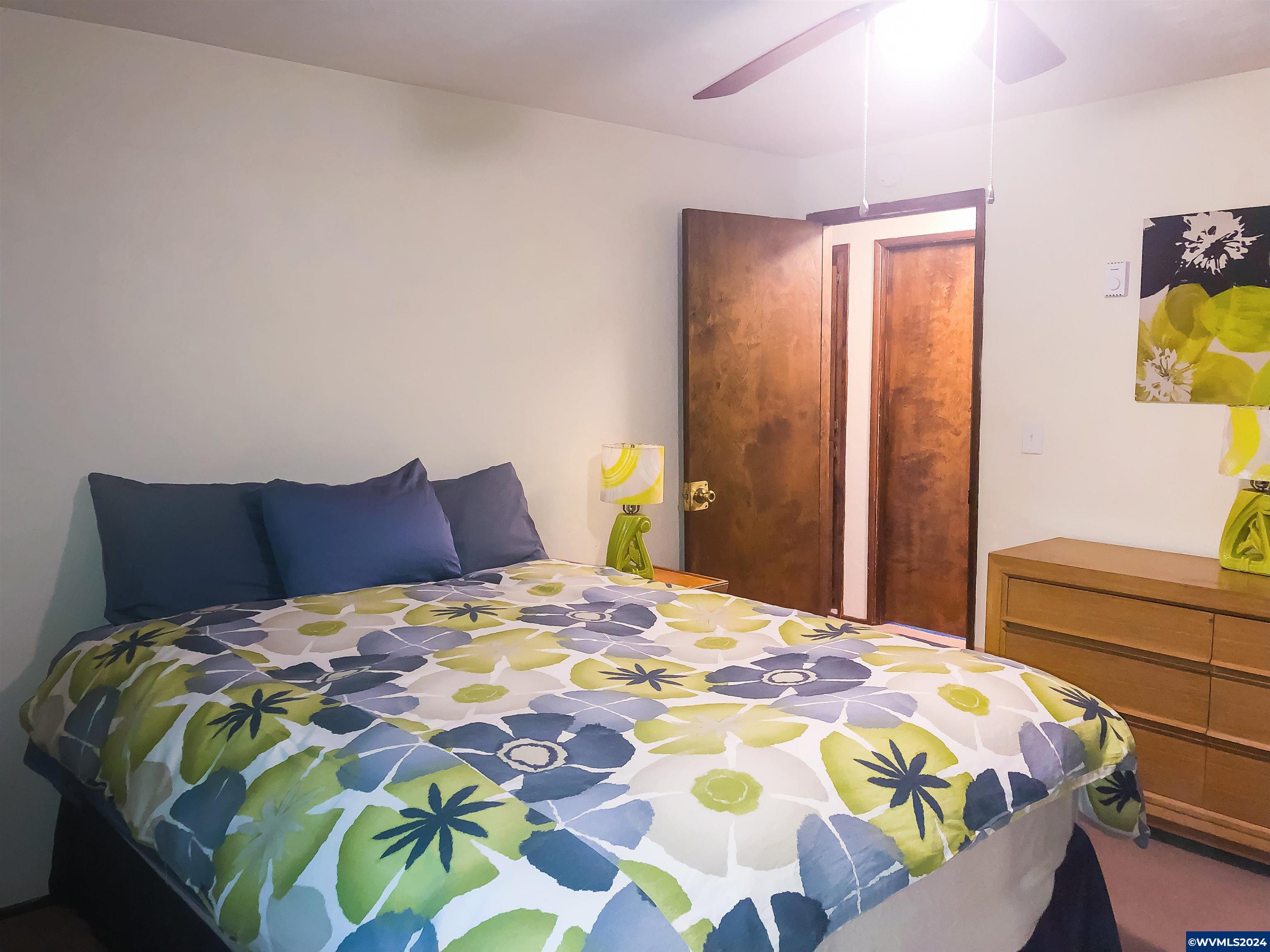 1018 Southwest 10th Avenue Albany, OR 97321 - Photo 8 of 12