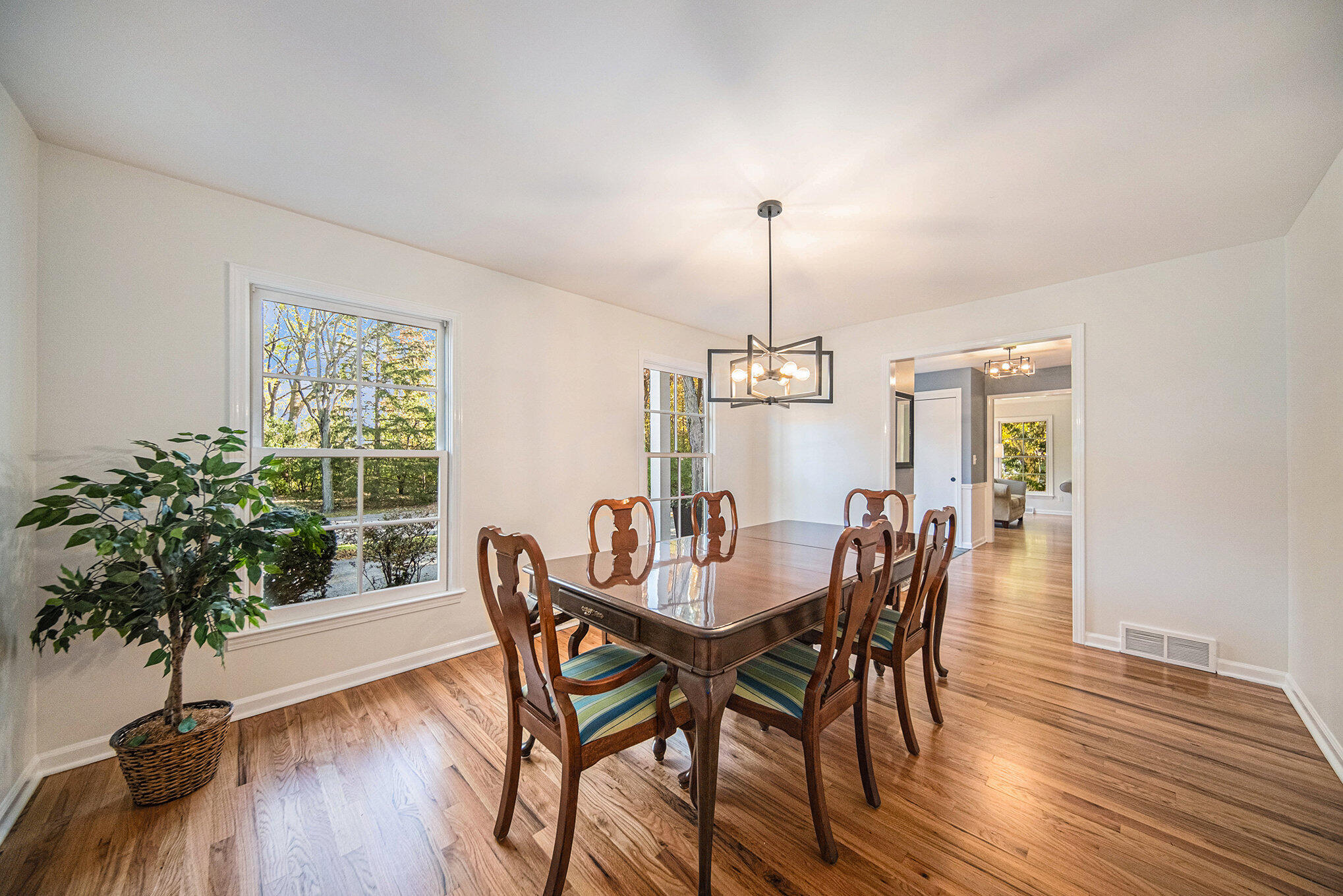 3075 Hunting Valley Road Ann Arbor, MI 48104 - Photo 14 of 60 011_sbp_9_581