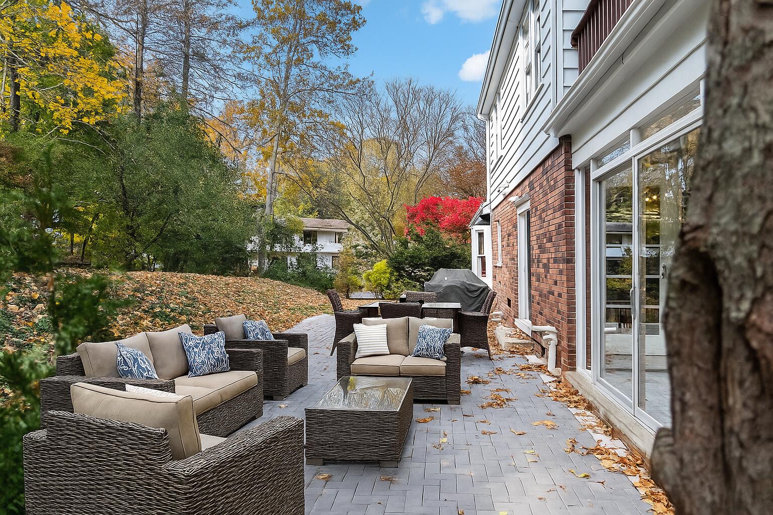 3075 Hunting Valley Road Ann Arbor, MI 48104 - Photo 51 of 60 044_sbp_100_857 STAGED