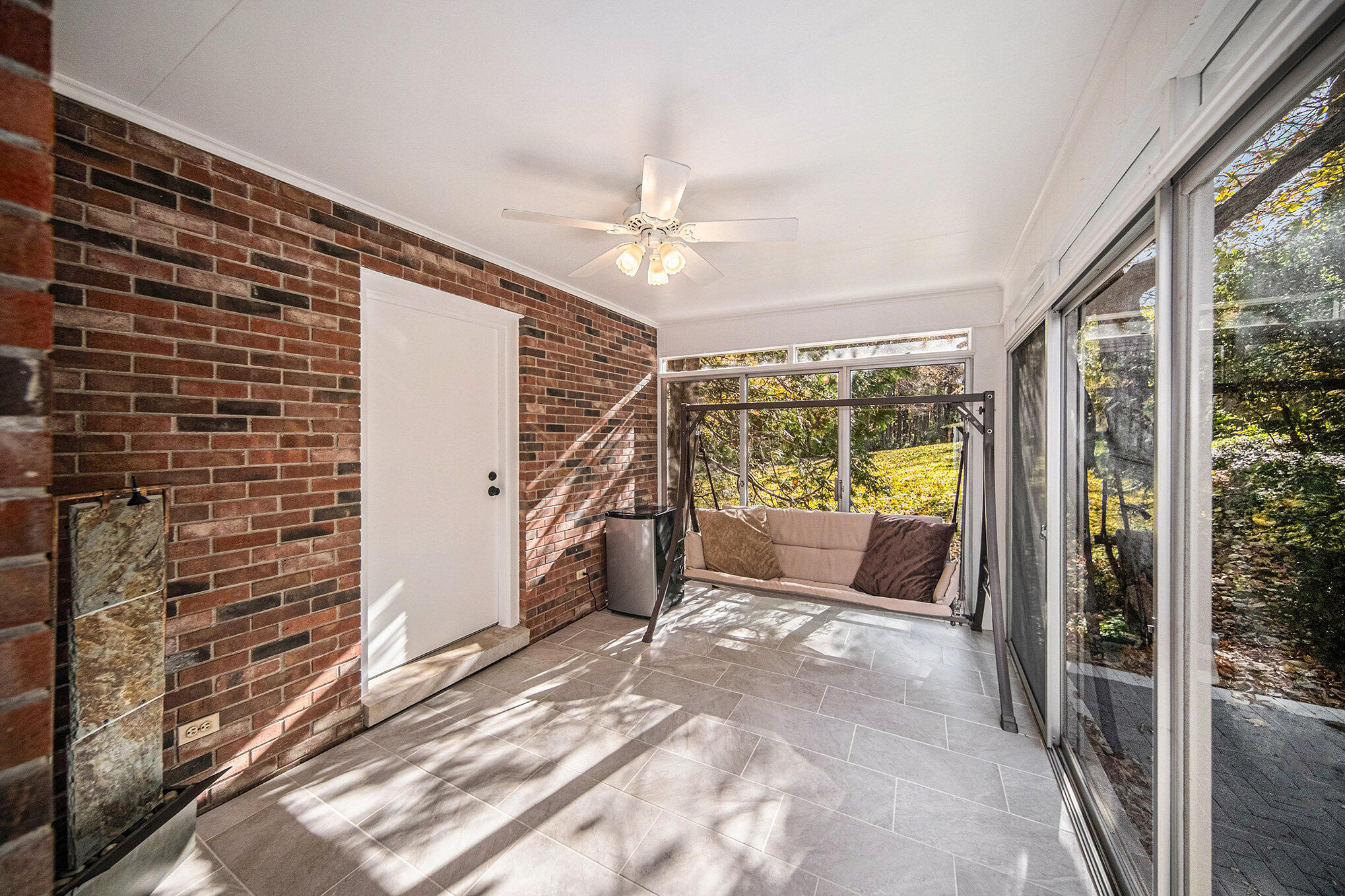 3075 Hunting Valley Road Ann Arbor, MI 48104 - Photo 10 of 60 025_sbp_46_328