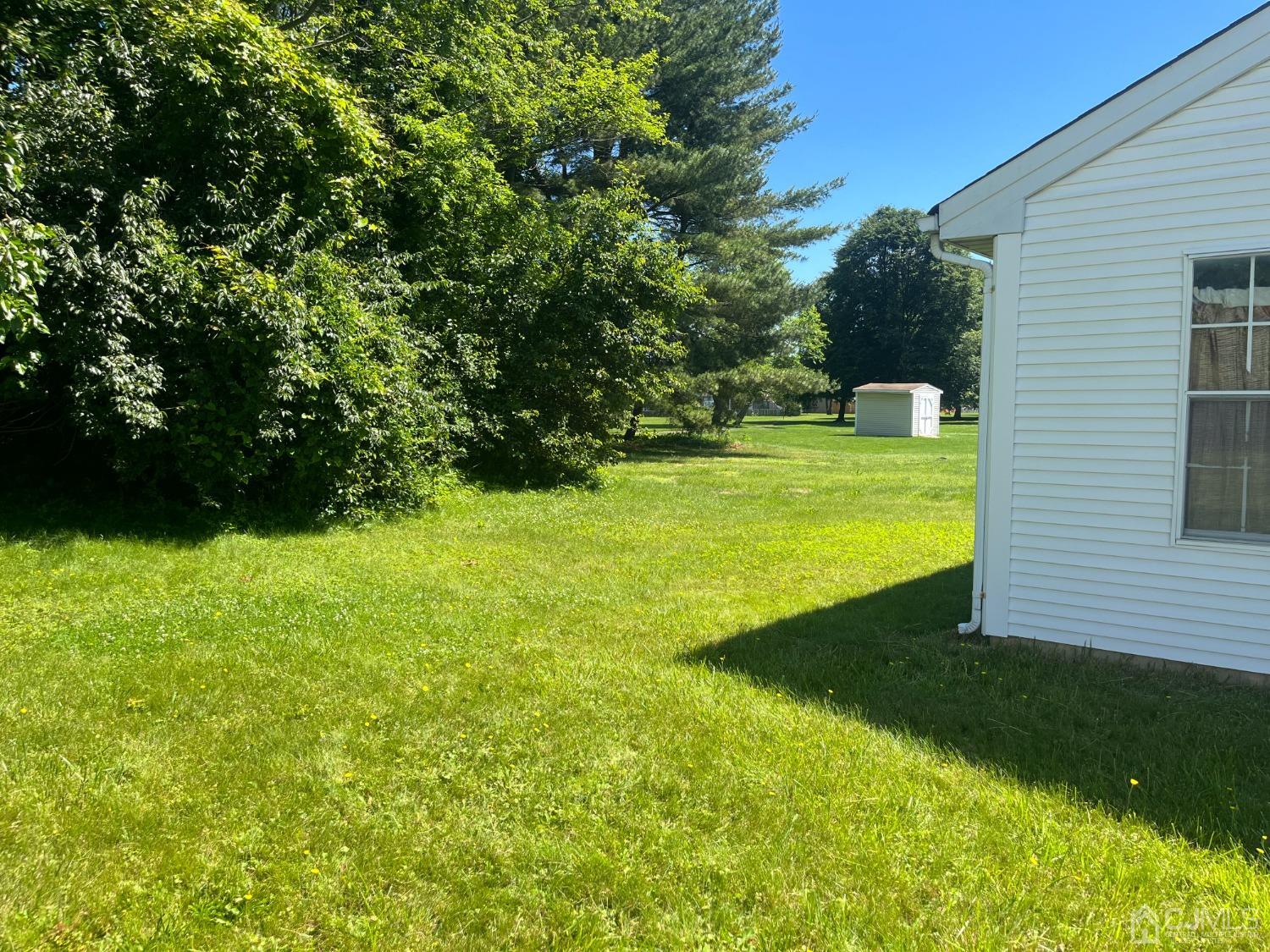 52 Rice Run East Brunswick, NJ 08816 - Photo 3 of 13 Gallery Image 3