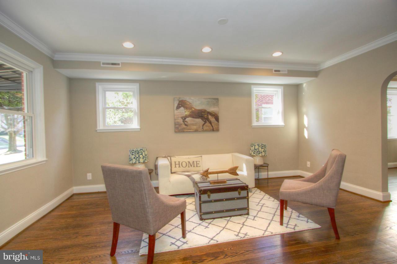 4624 Harcourt Road Baltimore, MD 21214 - Photo 1 of 17 Living Room