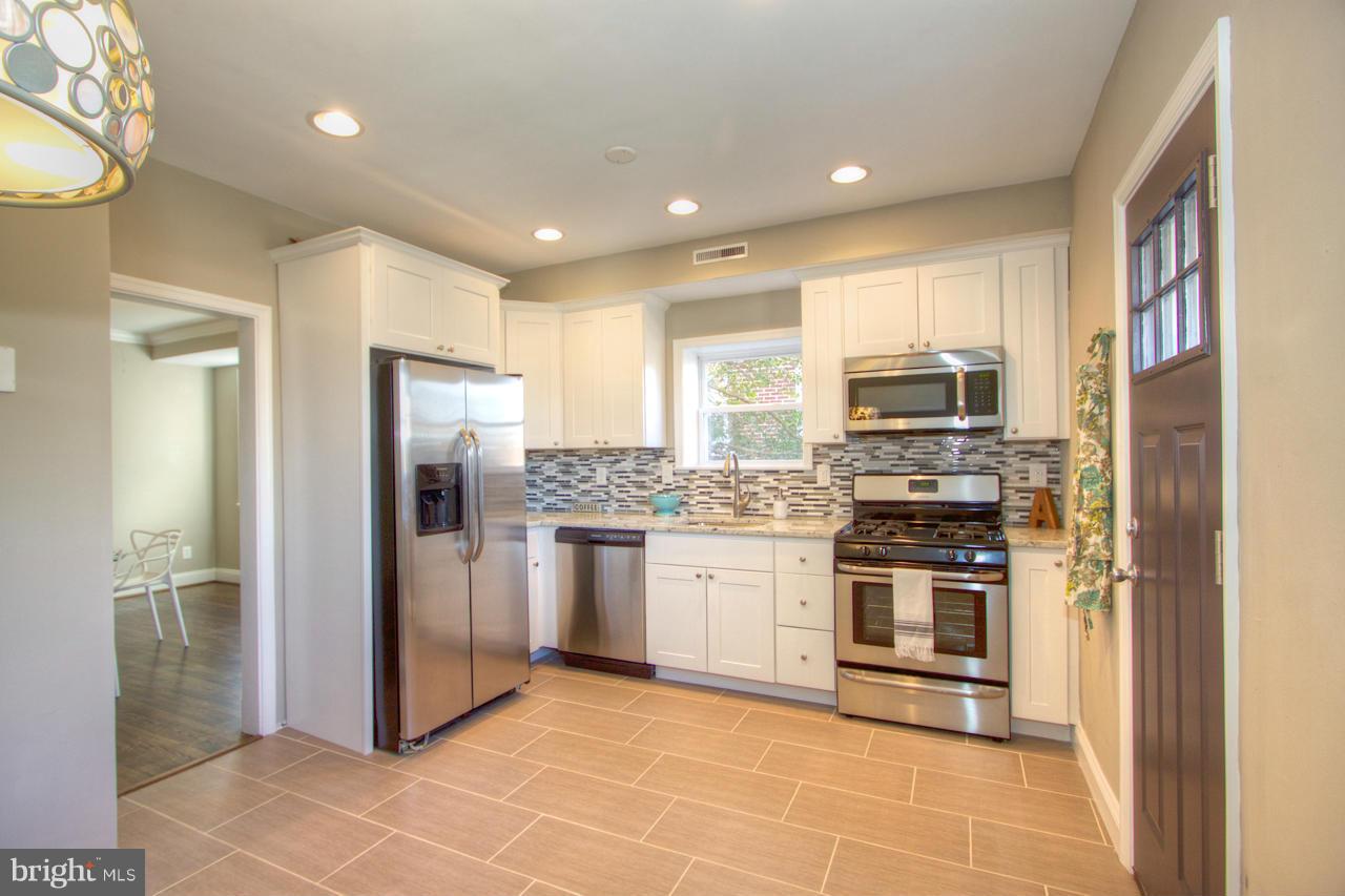 4624 Harcourt Road Baltimore, MD 21214 - Photo 5 of 17 Kitchen