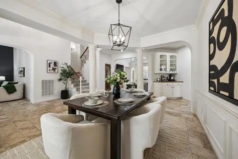 $949,000 | 23 Broadweather Place, The Woodlands, TX 77382