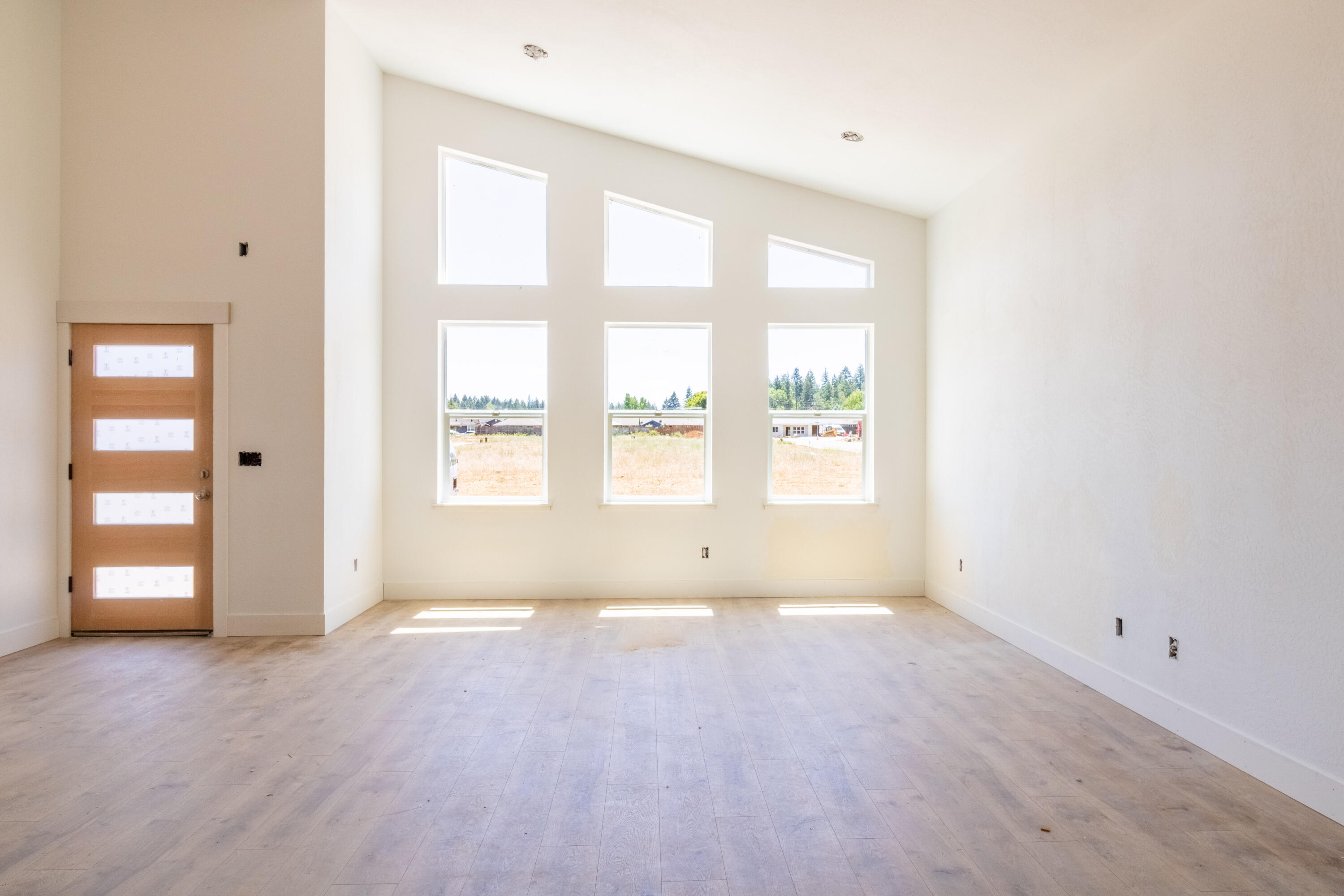 417 Rilynn Lane Cave Junction, OR 97523 - Photo 4 of 24 4