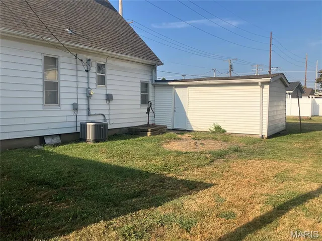 $1,250 | 115 North Vine Street, O'Fallon, IL 62269