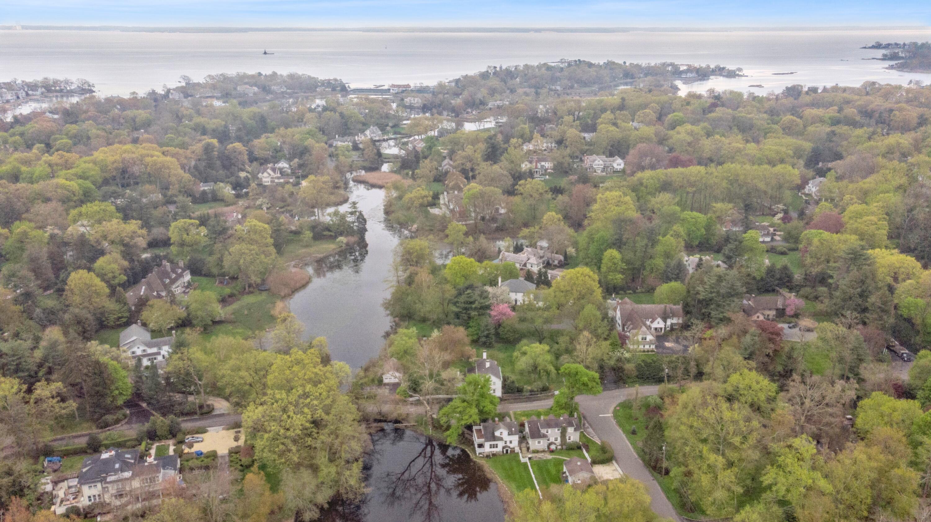 35 Old Farm Road Darien, CT 06820 - Photo 24 of 26 a view of a city