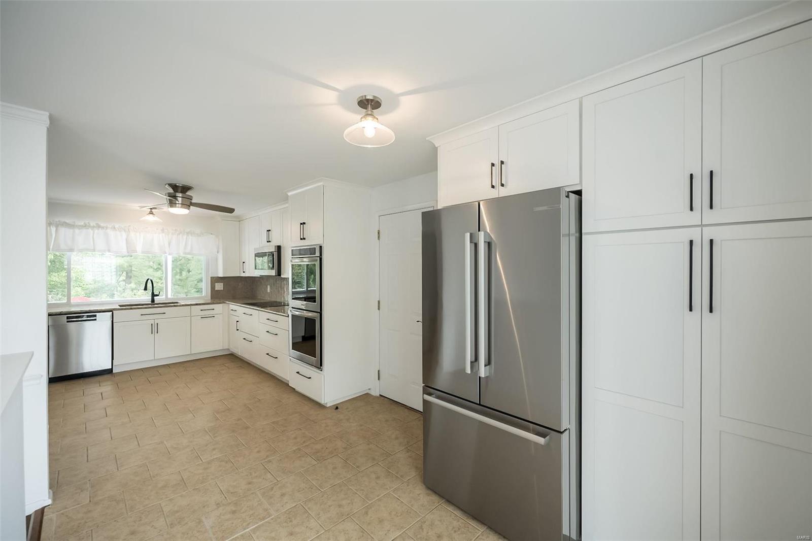 369 Greenmore Drive Ballwin, MO 63011 - Photo 11 of 30