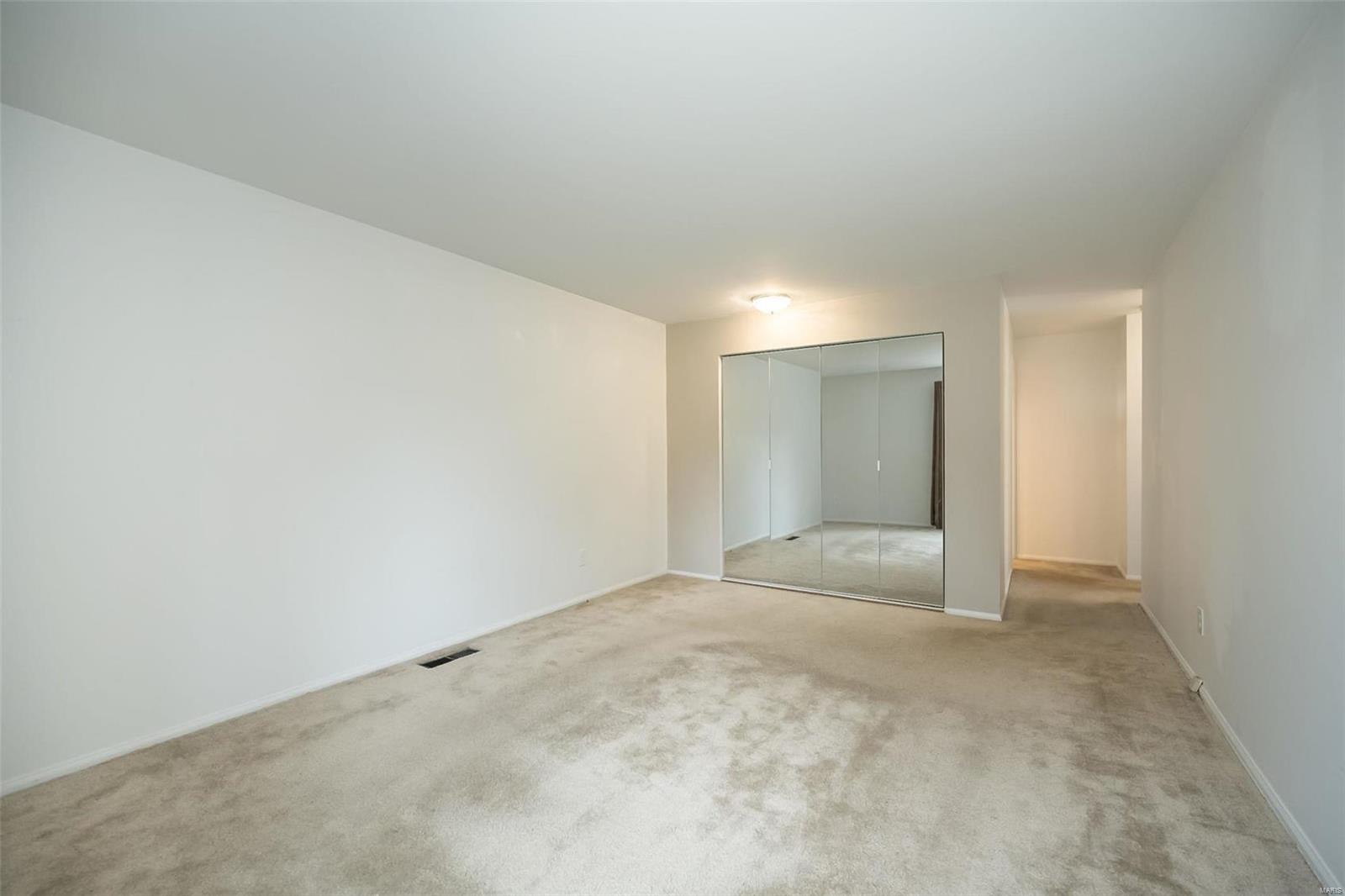 369 Greenmore Drive Ballwin, MO 63011 - Photo 17 of 30