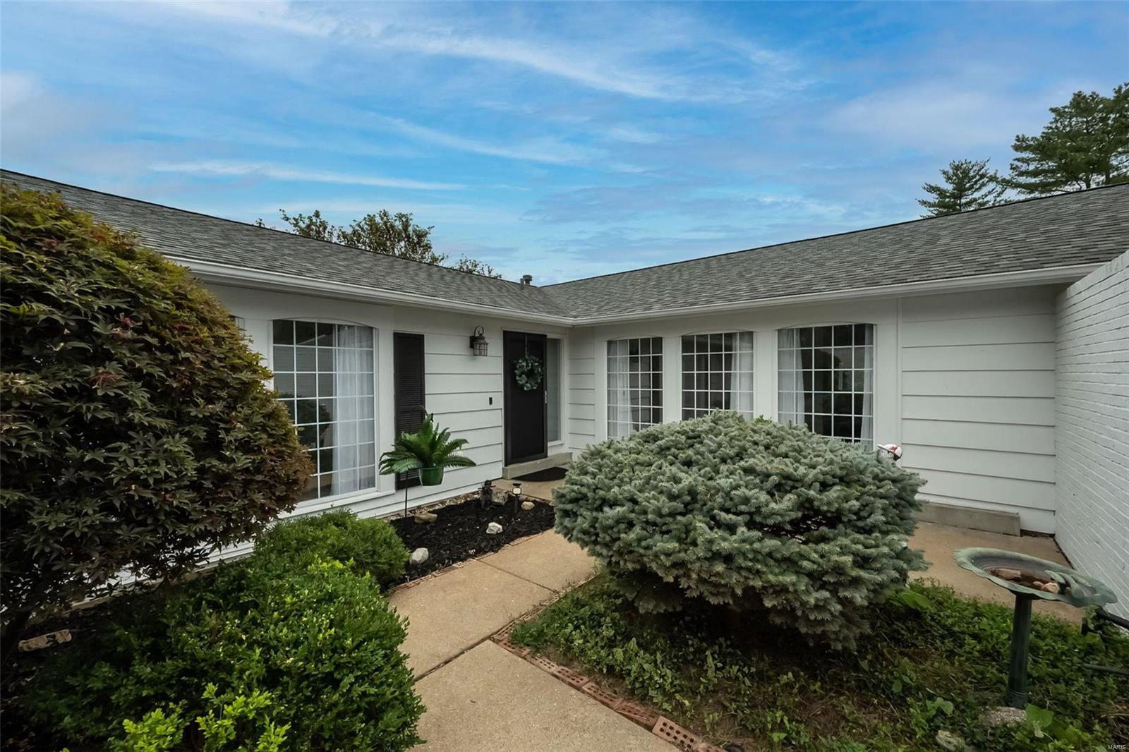 369 Greenmore Drive Ballwin, MO 63011 - Photo 4 of 30