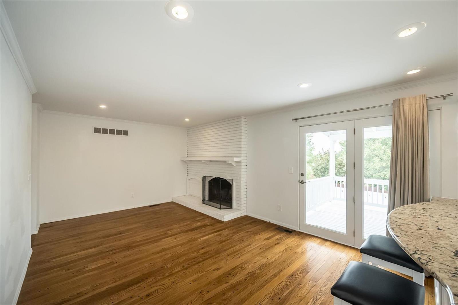 369 Greenmore Drive Ballwin, MO 63011 - Photo 7 of 30