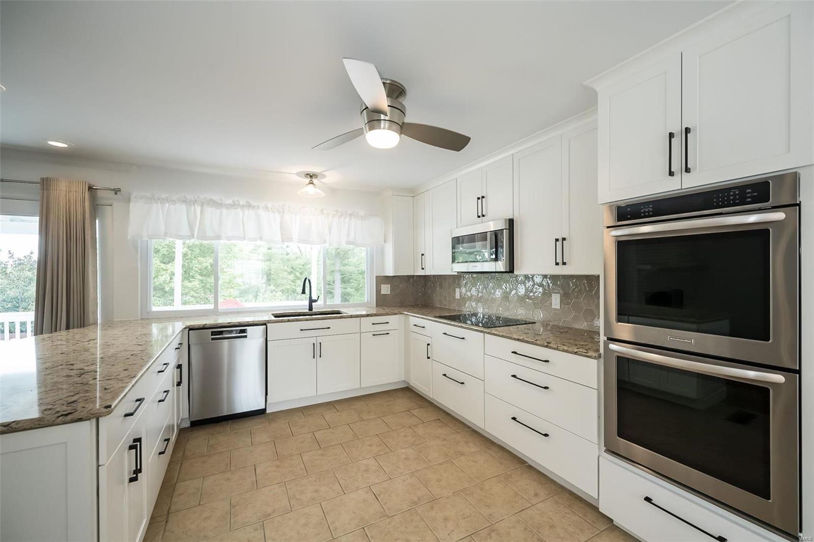 369 Greenmore Drive Ballwin, MO 63011 - Photo 10 of 30