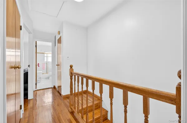 $925,000 | 62-01 Douglaston Parkway | Douglaston