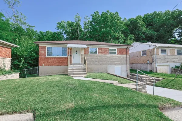 $229,900 | 3065 Aquadale Lane, Cincinnati, OH 45211