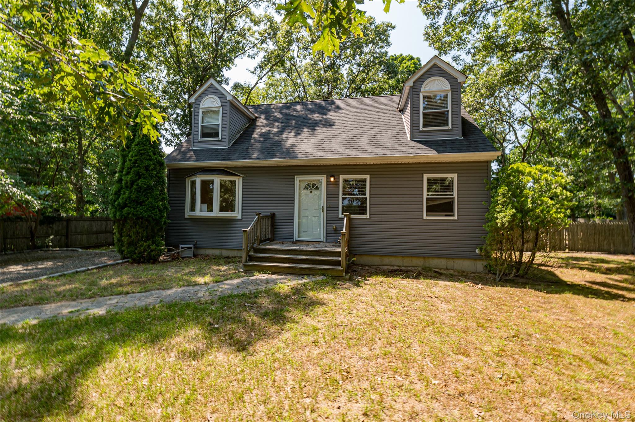 252 Oxhead Road Centereach, NY 11720 - Photo 1 of 18 Gallery Image 1