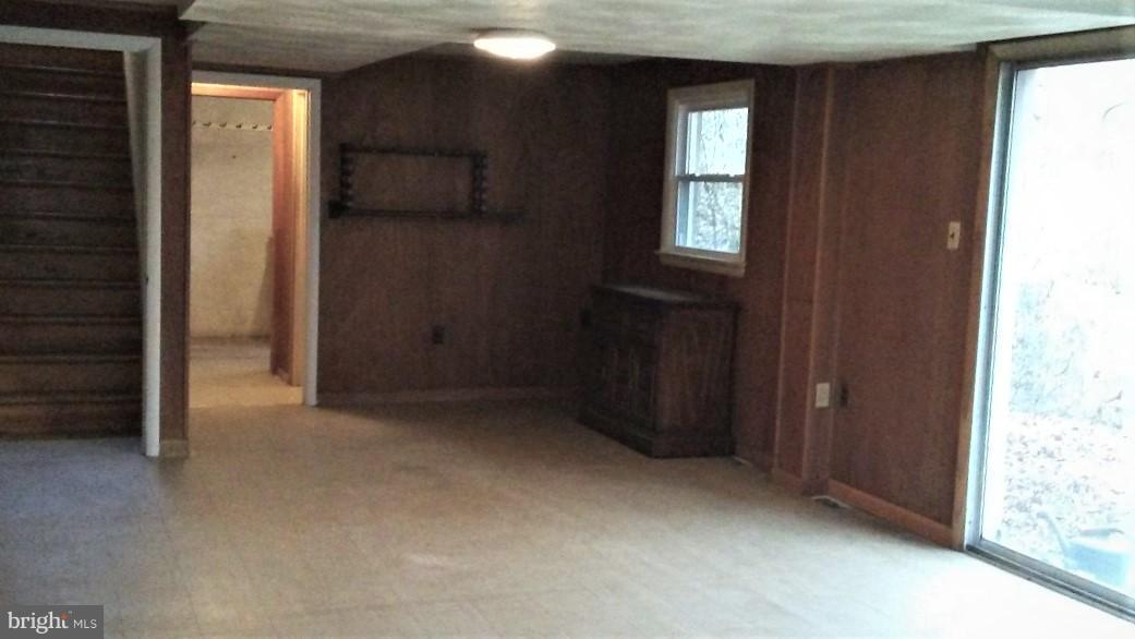 427 Branch Drive Silver Spring, MD 20901 - Photo 13 of 16 Family Room