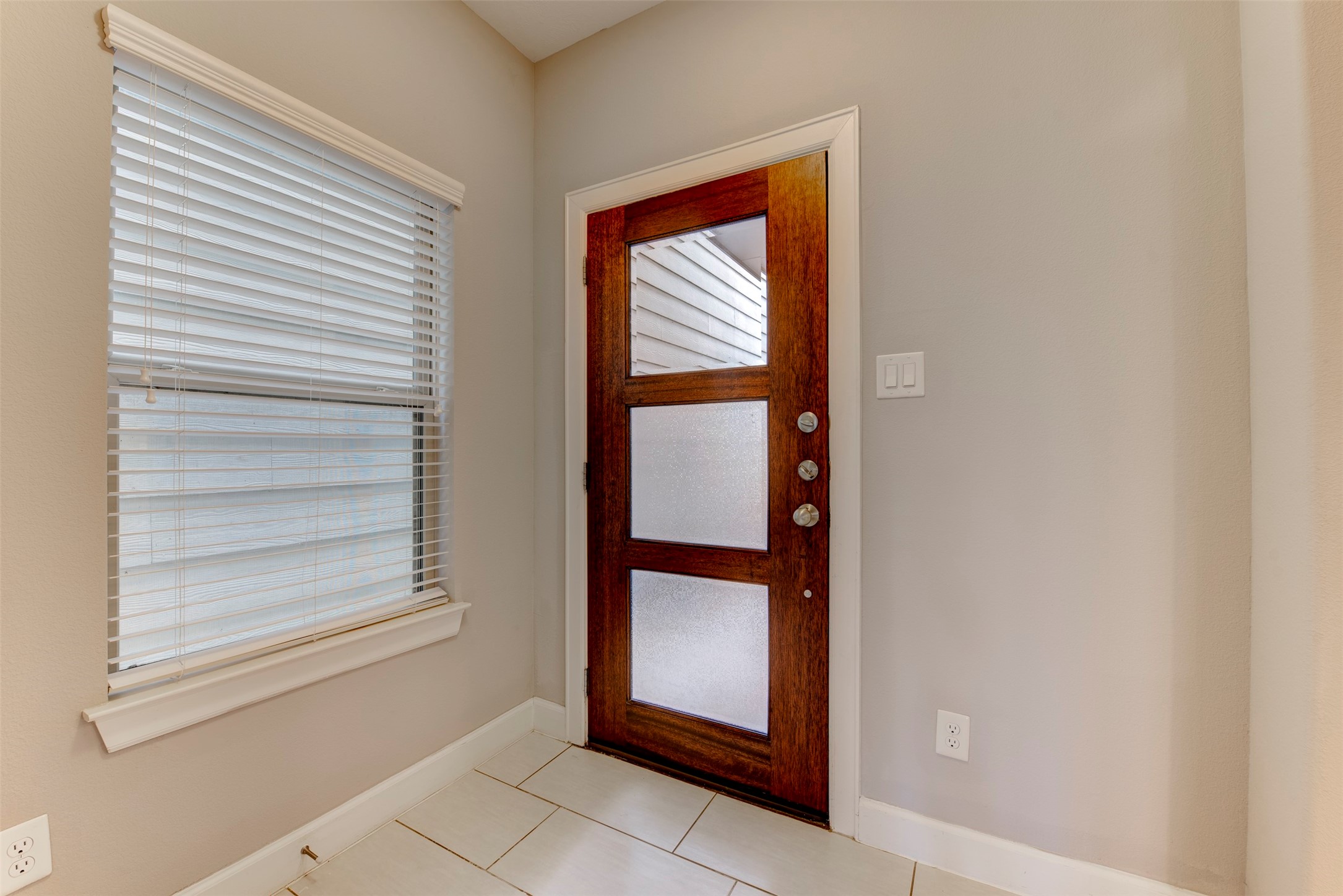 1811 Wichita Street, Unit A Houston, TX 77004 - Photo 3 of 36 a view of an entryway