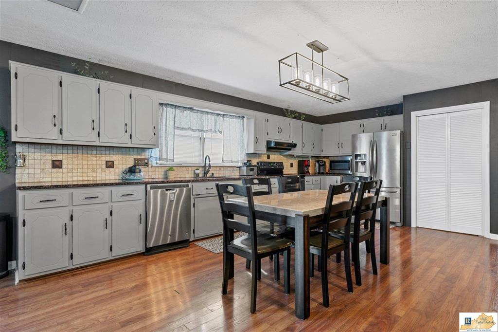 1736 Cora Wilborn Road Summer Shade, KY 42166 - Photo 4 of 18 Gallery Image 4