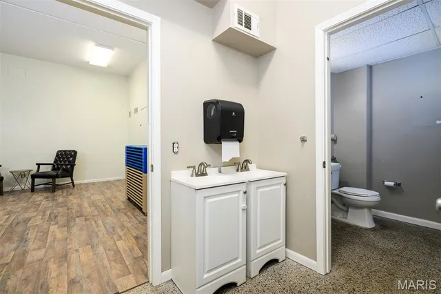 $750,000 | 5001 Pernod Avenue, St. Louis, MO 63139