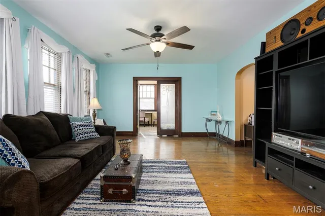 $750,000 | 5001 Pernod Avenue, St. Louis, MO 63139