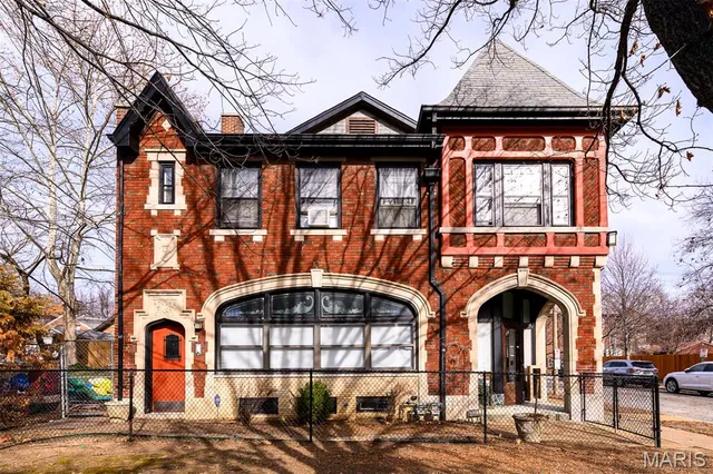 $750,000 | 5001 Pernod Avenue, St. Louis, MO 63139