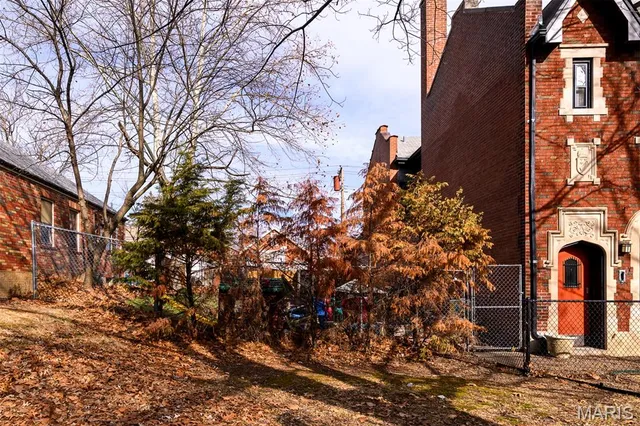 $750,000 | 5001 Pernod Avenue, St. Louis, MO 63139