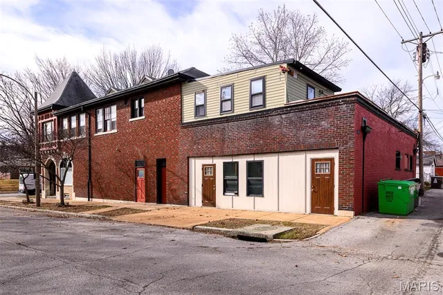 $750,000 | 5001 Pernod Avenue, St. Louis, MO 63139