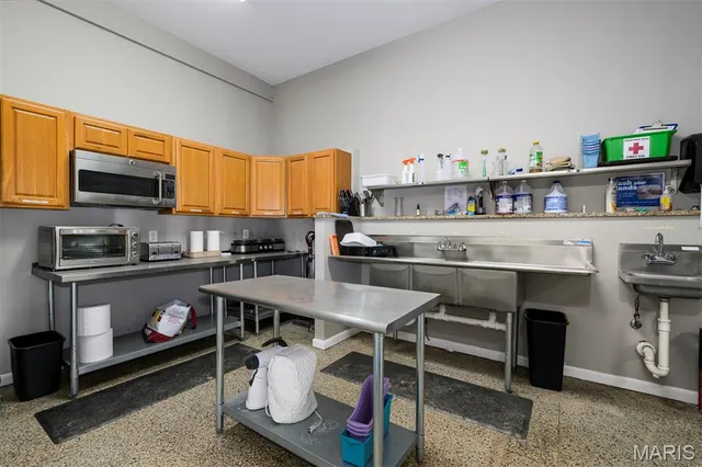 $750,000 | 5001 Pernod Avenue, St. Louis, MO 63139