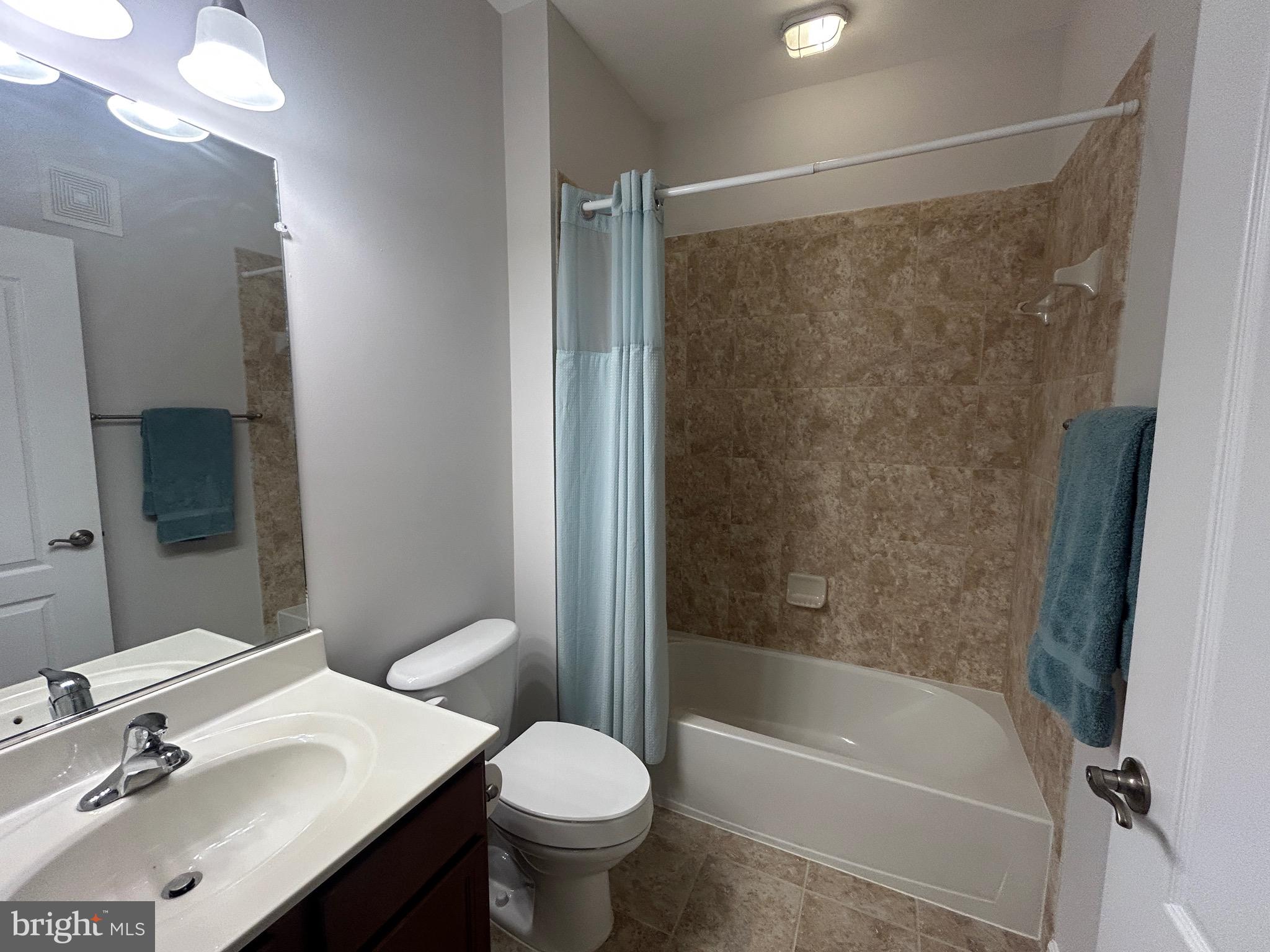1406 Wigeon Way, Unit 306 Gambrills, MD 21054 - Photo 22 of 32 Second Bathroom with Tub/Shower