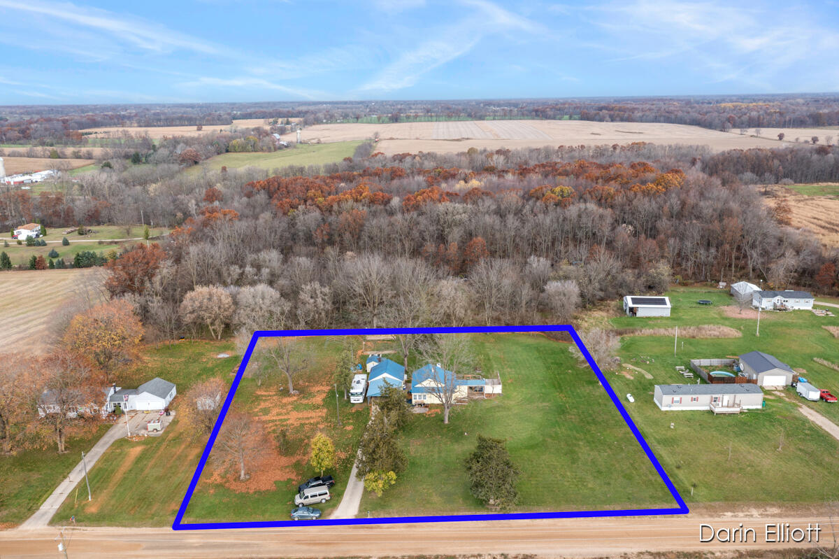 4161 Nickleplate Road Ionia, MI 48846 - Photo 1 of 32 IMG_1000 (21)