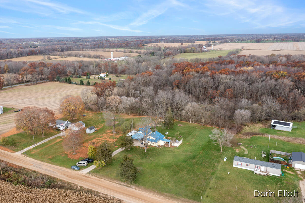 4161 Nickleplate Road Ionia, MI 48846 - Photo 2 of 32 IMG_1029