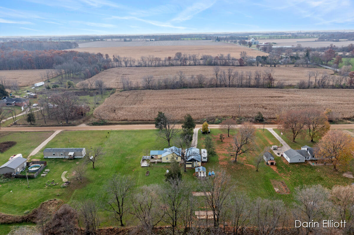 4161 Nickleplate Road Ionia, MI 48846 - Photo 3 of 32 IMG_1027