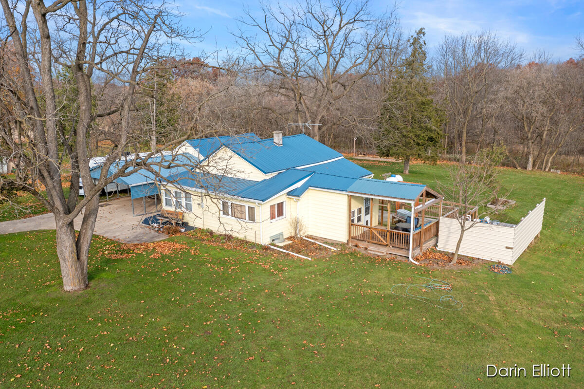 4161 Nickleplate Road Ionia, MI 48846 - Photo 4 of 32 IMG_1020