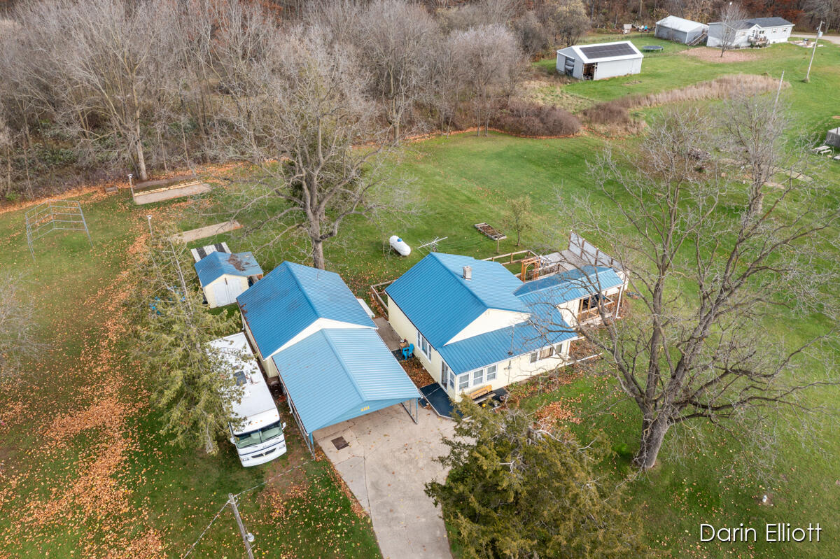 4161 Nickleplate Road Ionia, MI 48846 - Photo 5 of 32 IMG_1022