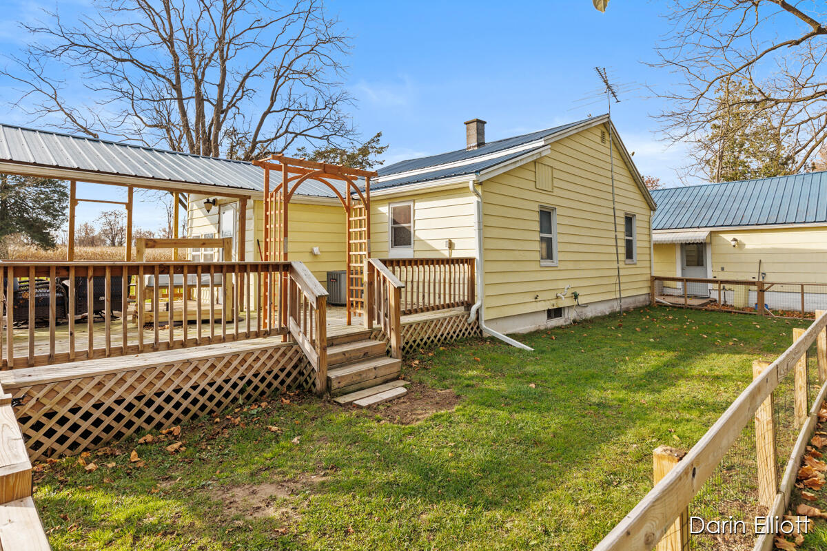 4161 Nickleplate Road Ionia, MI 48846 - Photo 7 of 32 IMG_1015