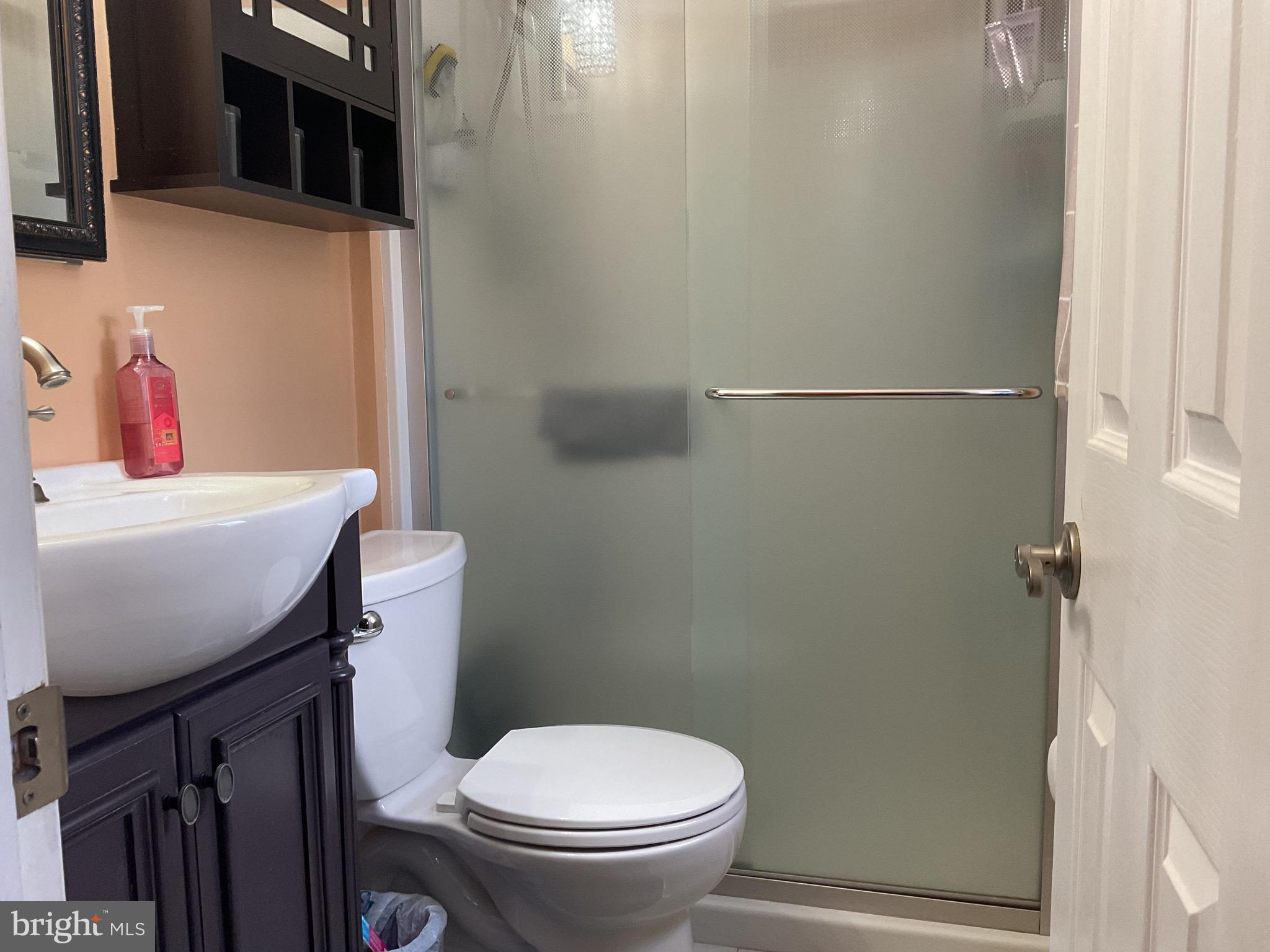4813 Cooper Road Brookhaven, PA 19015 - Photo 17 of 33 Main Bedroom Full Bath